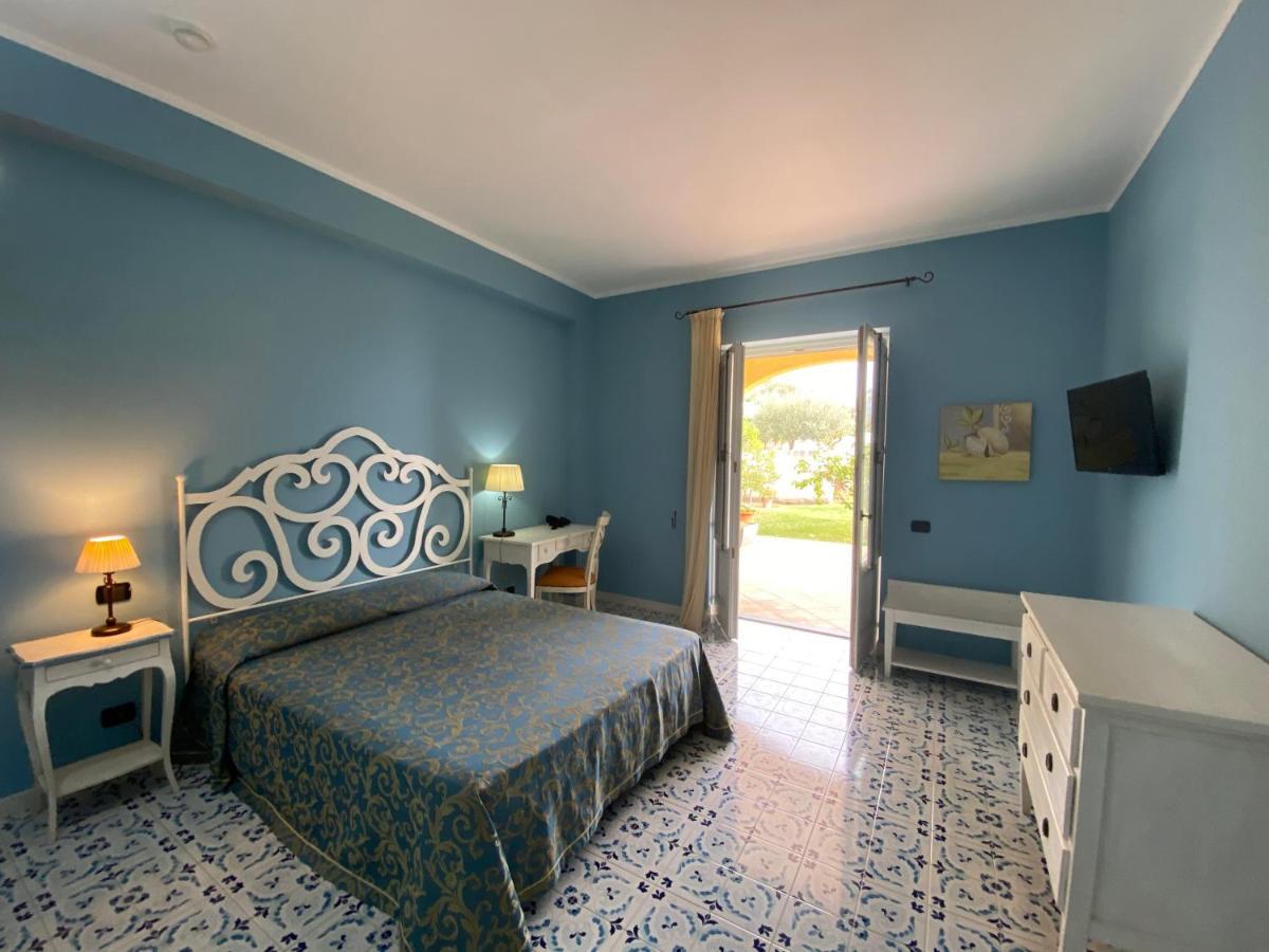 Hotel Bougainville Lipari  Buitenkant foto