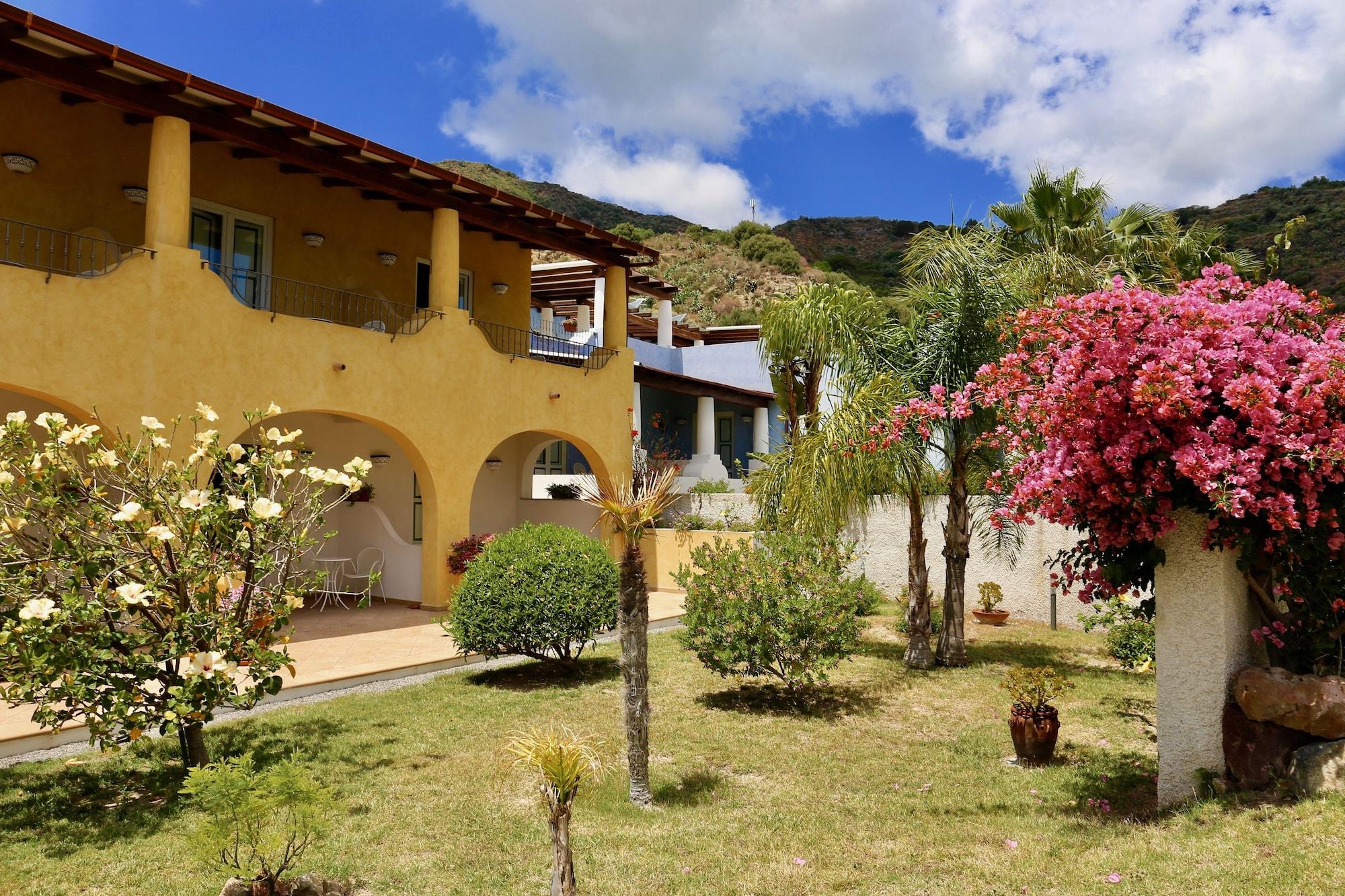 Hotel Bougainville Lipari  Buitenkant foto