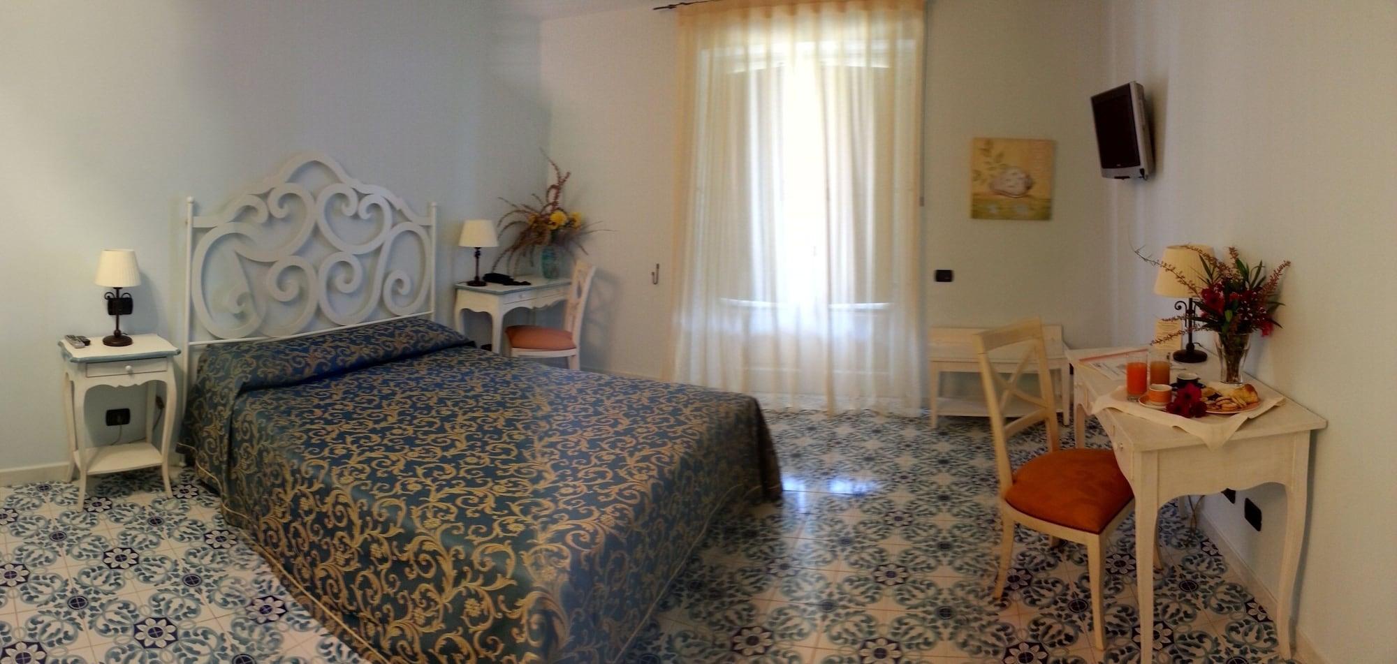 Hotel Bougainville Lipari  Buitenkant foto