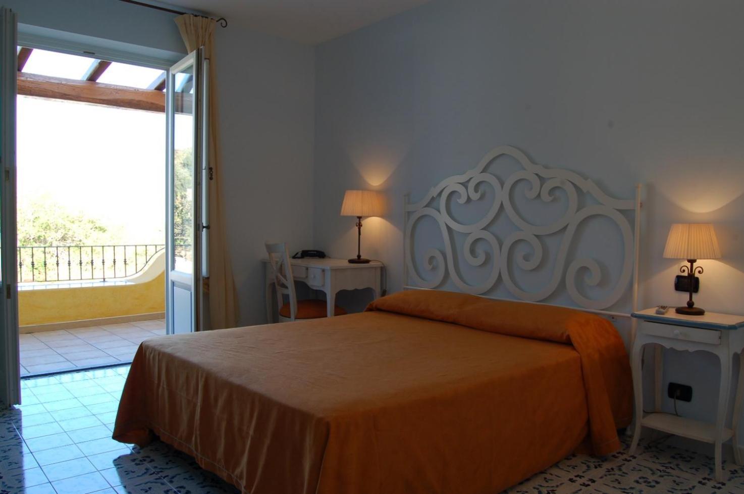 Hotel Bougainville Lipari  Buitenkant foto