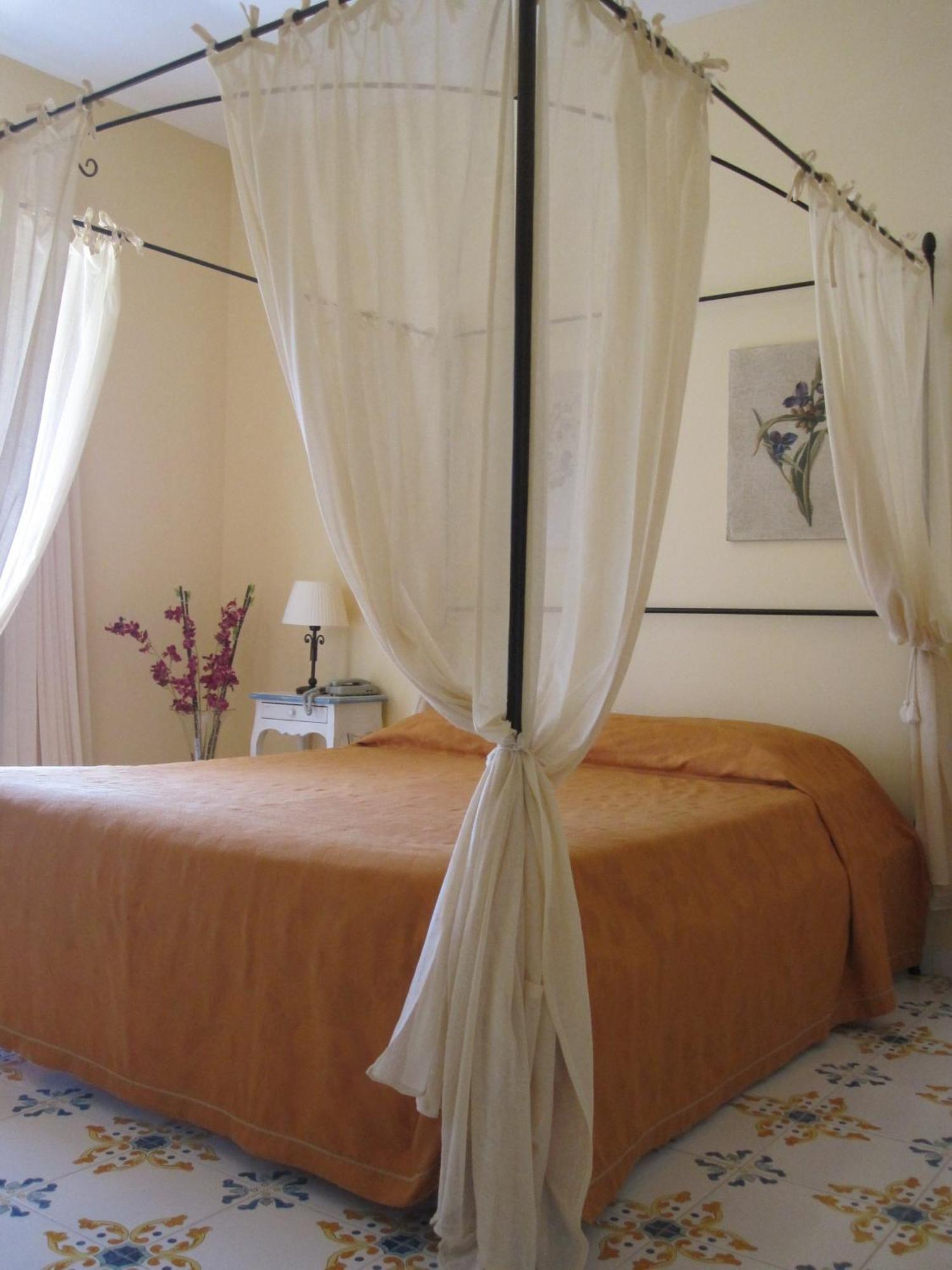 Hotel Bougainville Lipari  Buitenkant foto