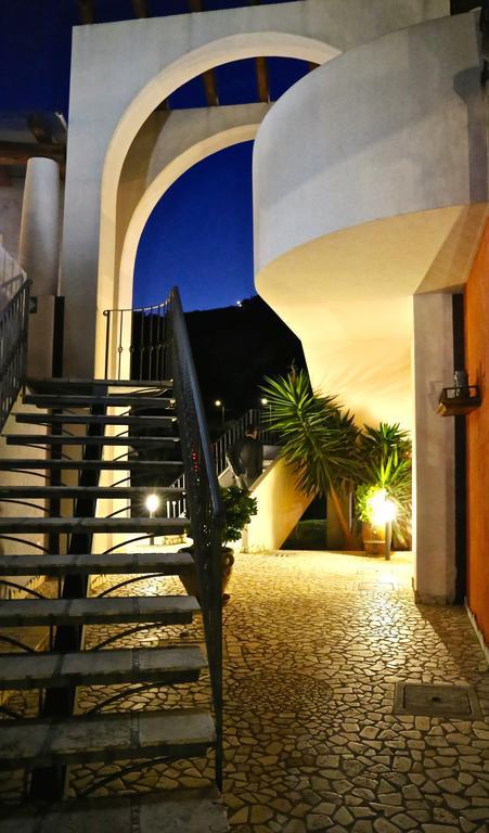 Hotel Bougainville Lipari  Buitenkant foto